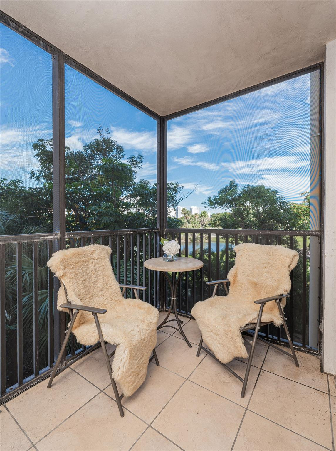 20379 W Country Club Drive 332