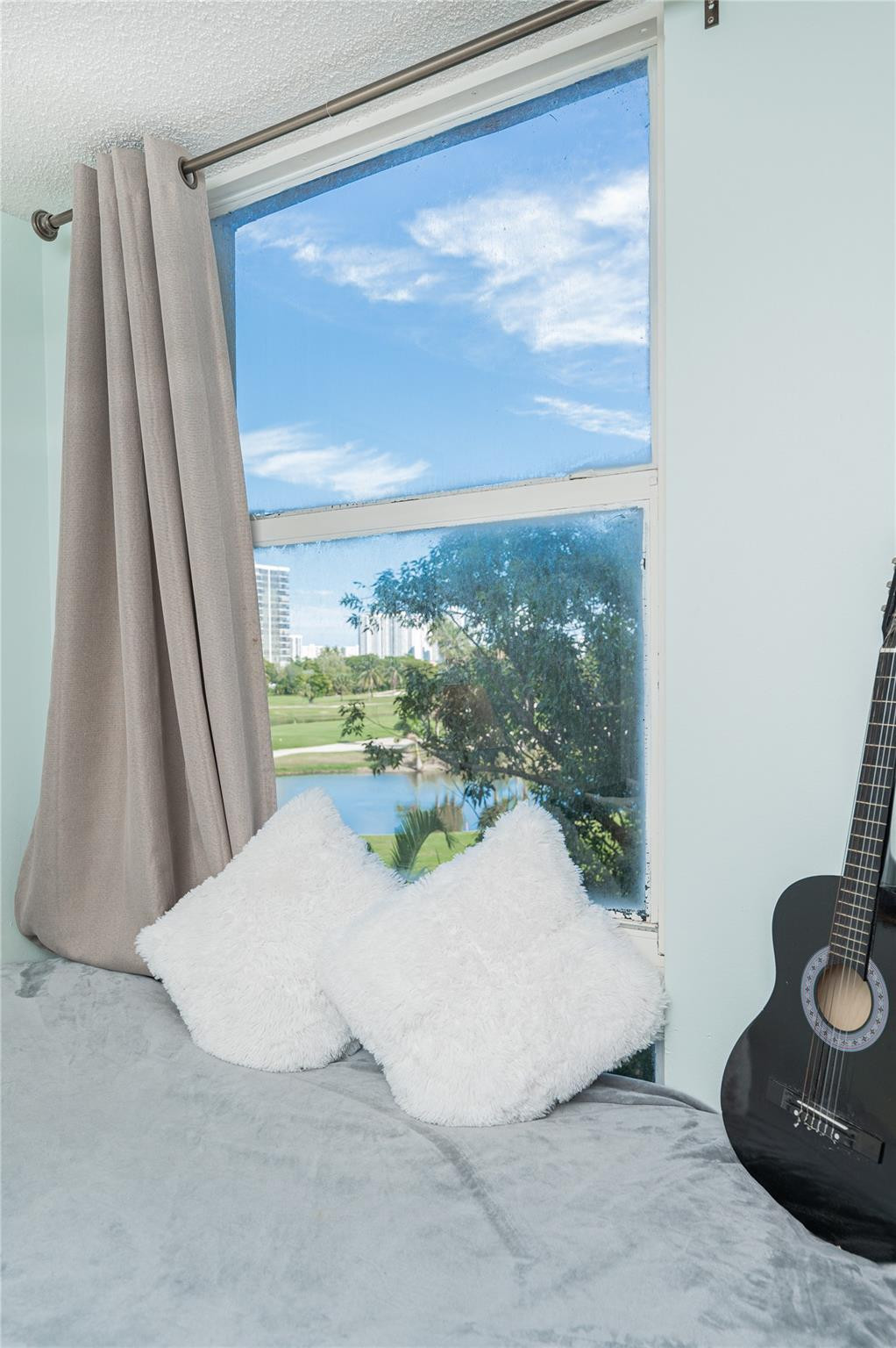 20379 W Country Club Drive 332