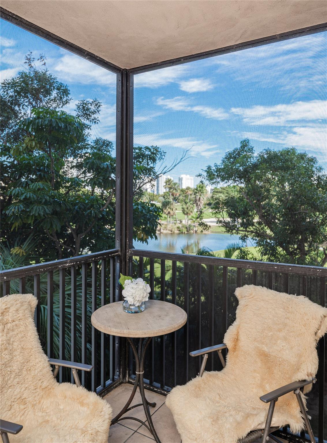 20379 W Country Club Drive 332