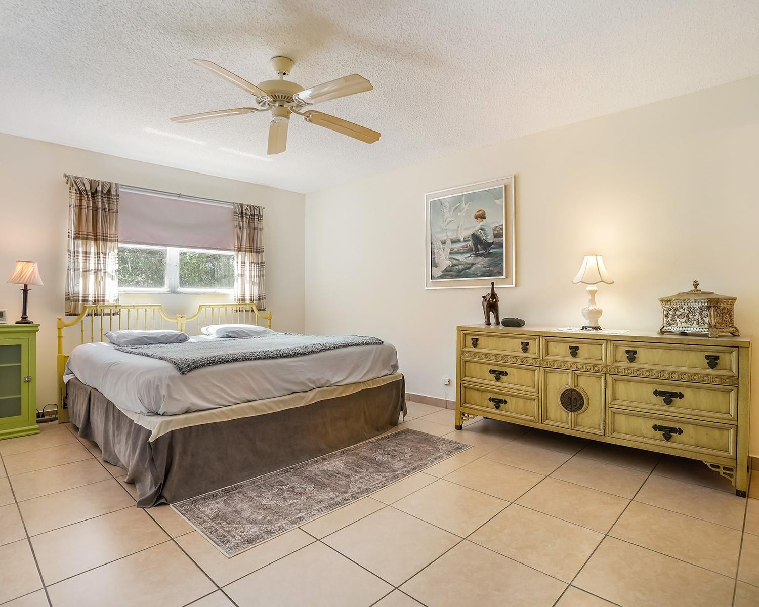 2615 NE 3rd Court 3140