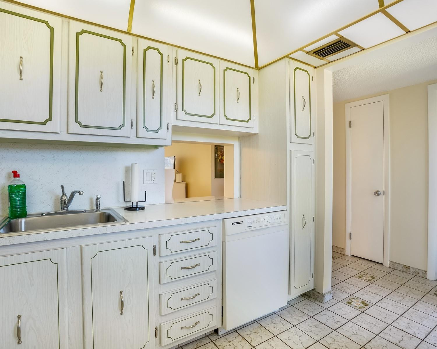 2615 NE 3rd Court 3140