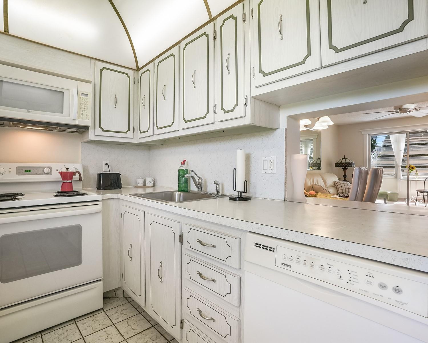 2615 NE 3rd Court 3140