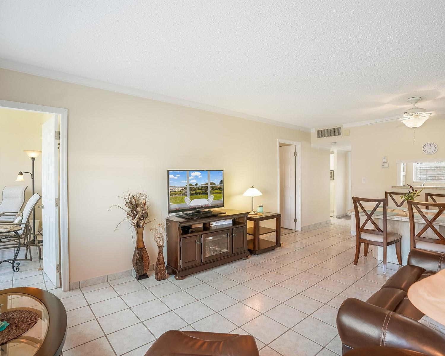 3400 NW 48th Avenue 407, Lauderdale Lakes Unit: 407