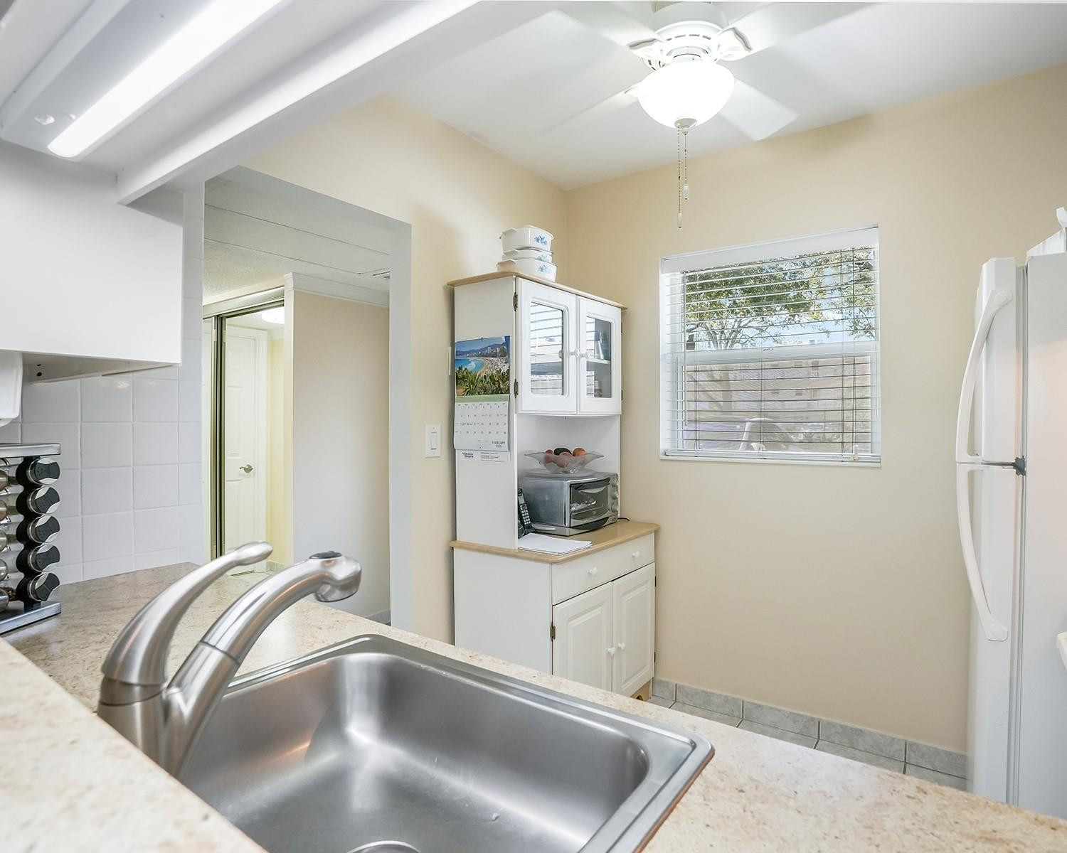 3400 NW 48th Avenue 407, Lauderdale Lakes Unit: 407