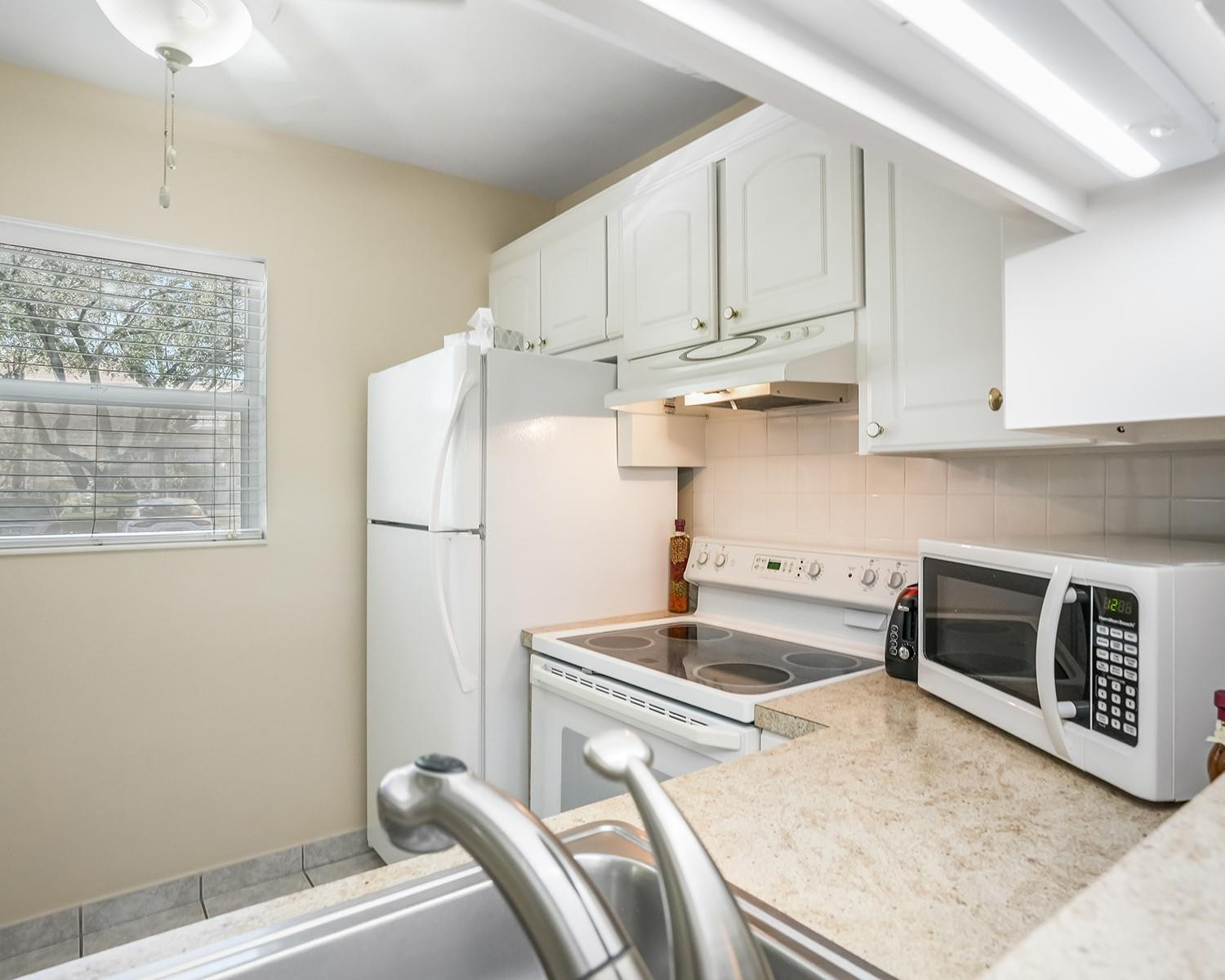 3400 NW 48th Avenue 407, Lauderdale Lakes Unit: 407