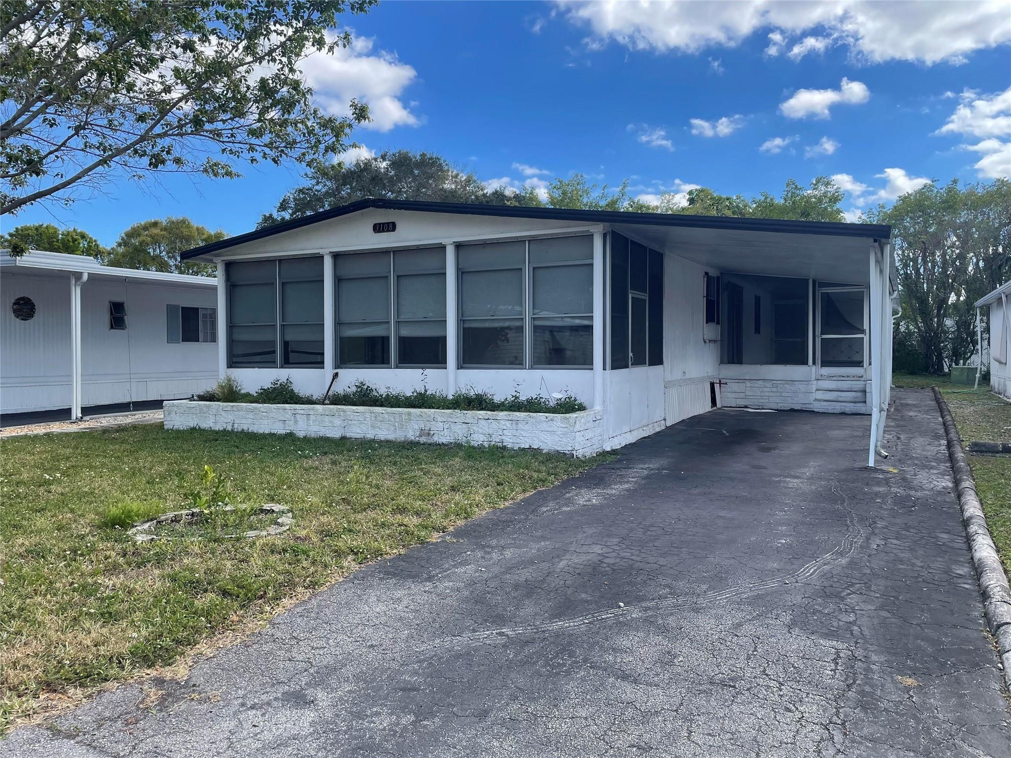 3108 SW 58th Place