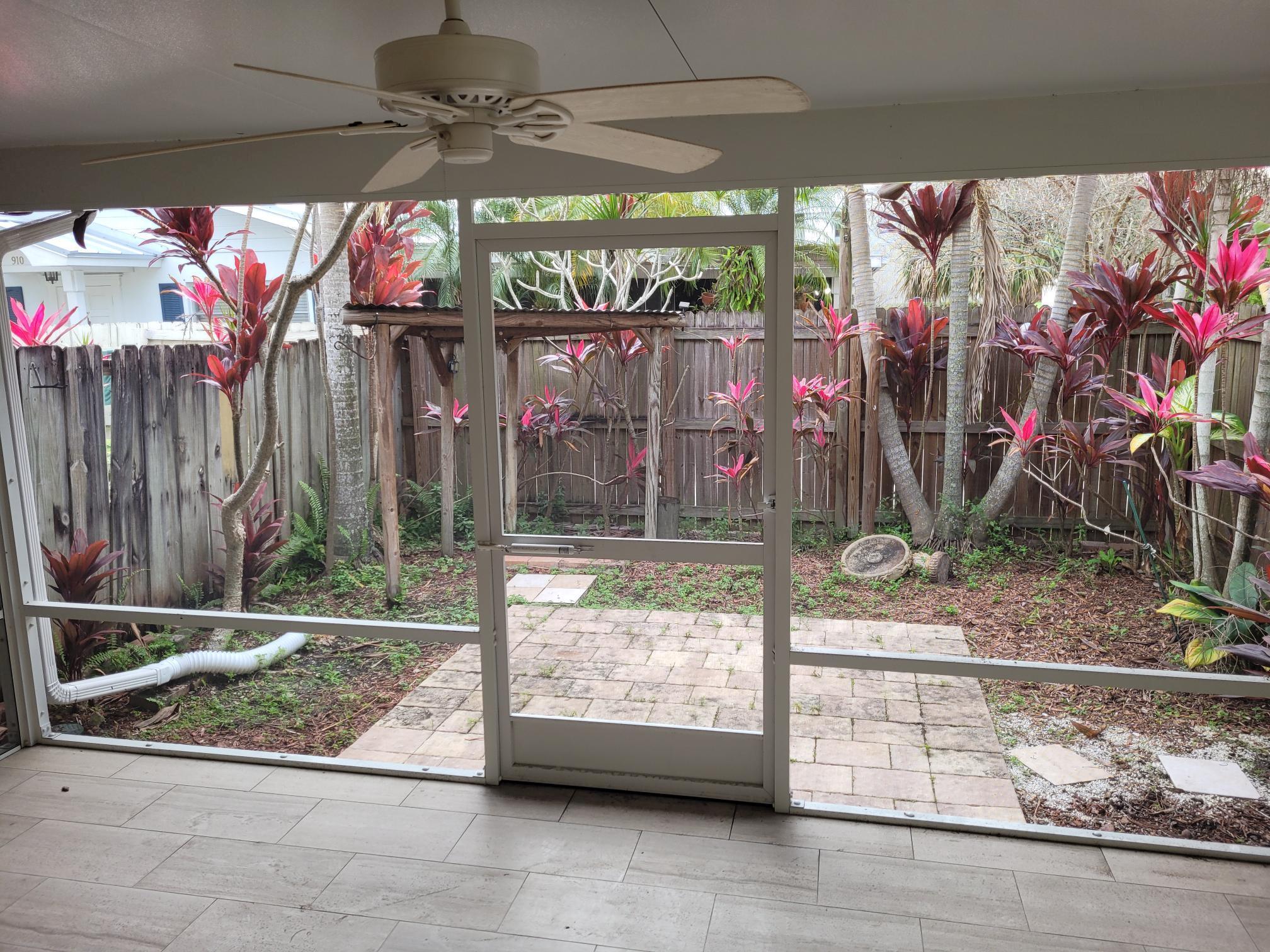 973 NW Spruce Ridge Drive 2