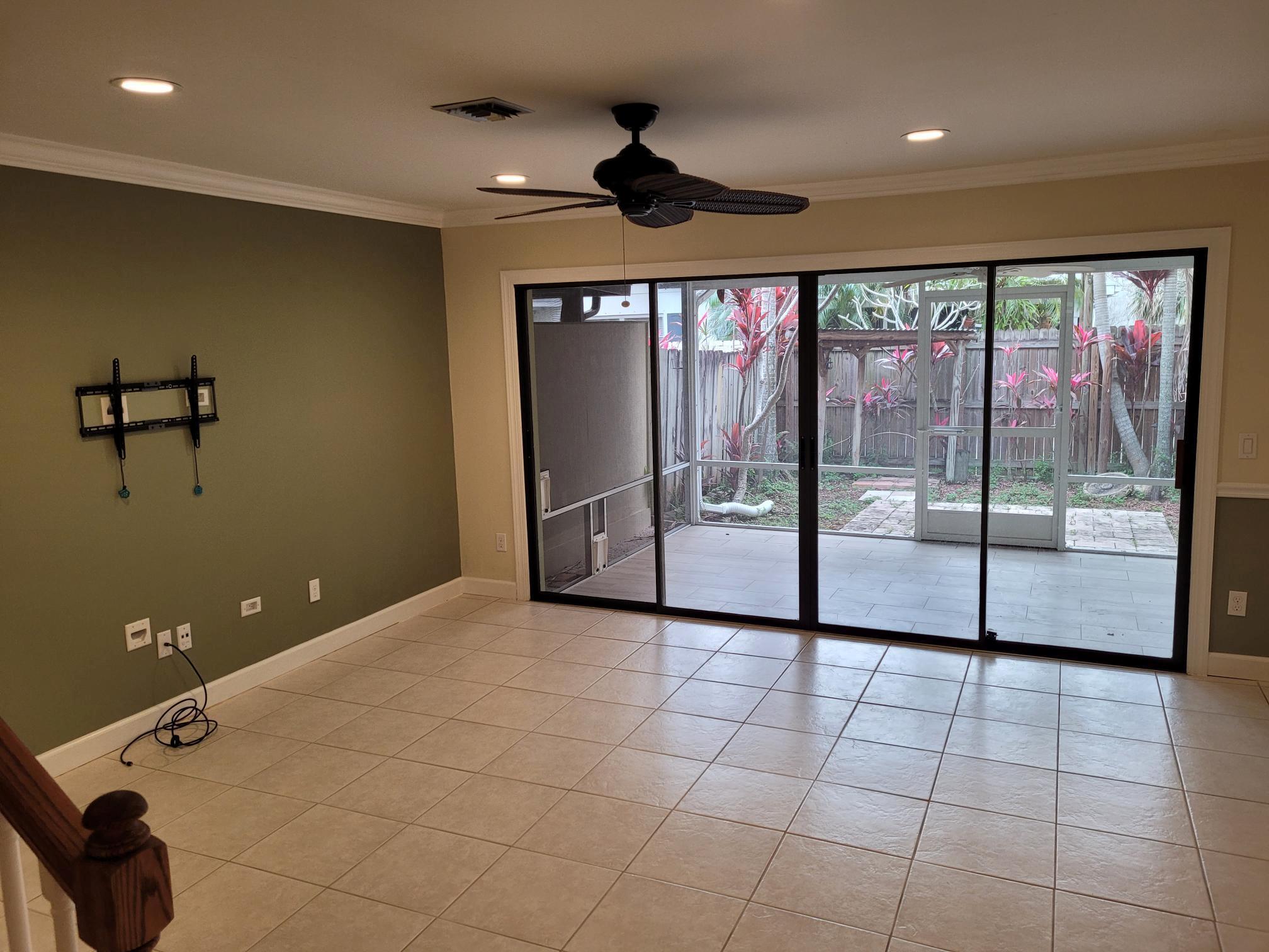 973 NW Spruce Ridge Drive 2