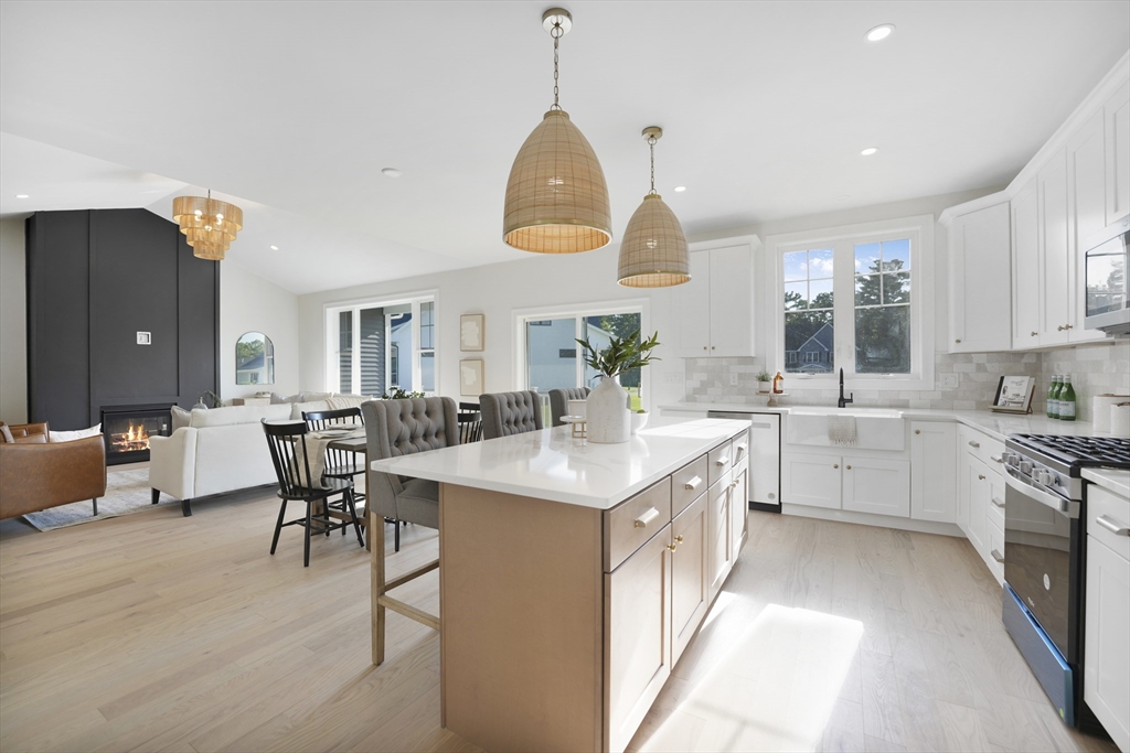 6 Marthas Vineyard Dr