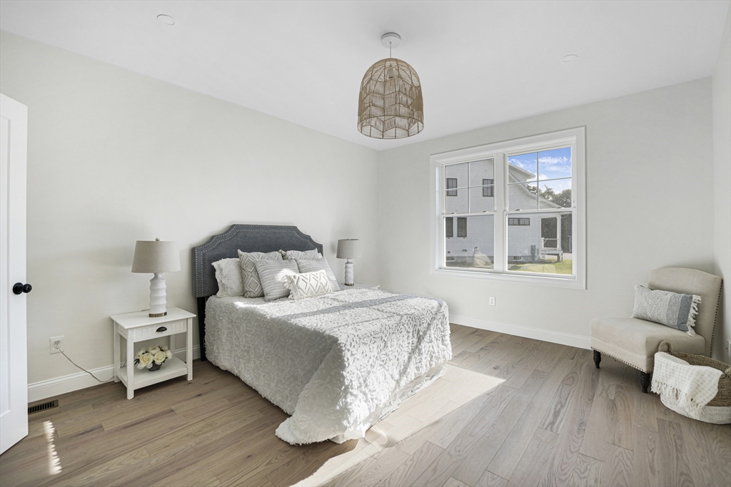 6 Marthas Vineyard Dr