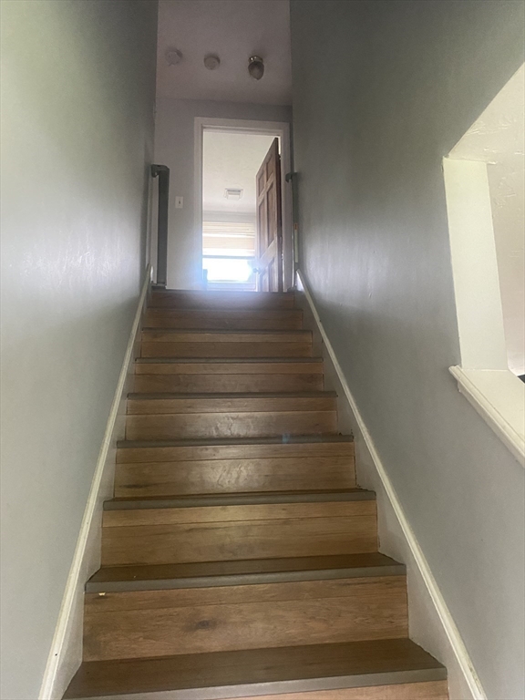 8 Kerry Dr