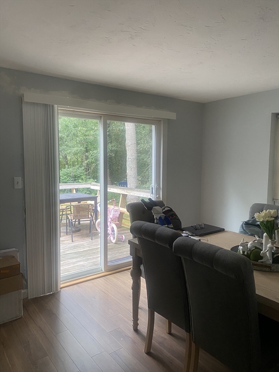8 Kerry Dr