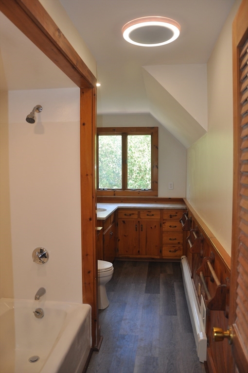 10 W Weir St