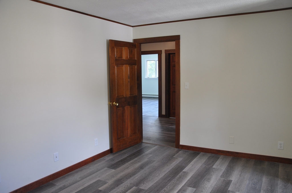 10 W Weir St