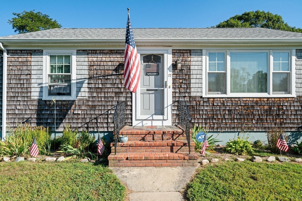 17 Roswell St
