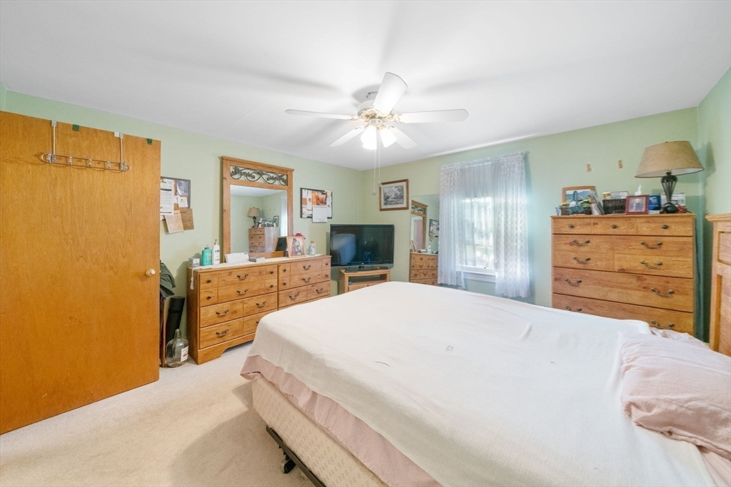 17 Roswell St