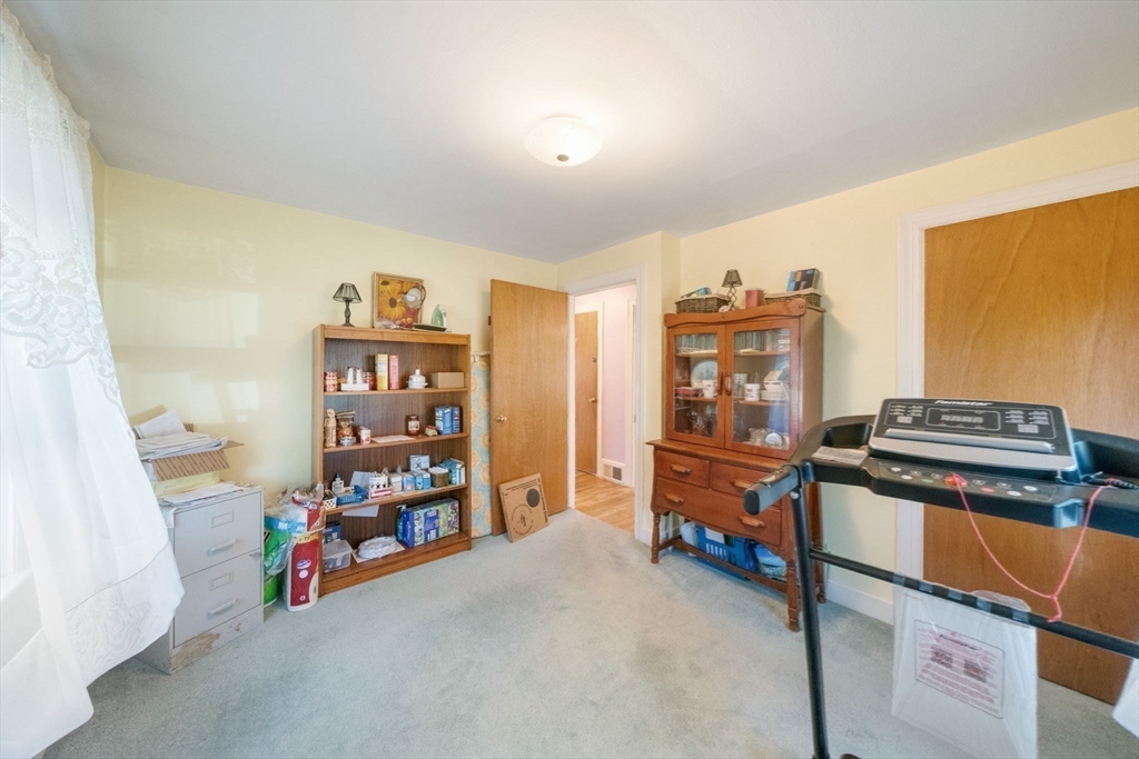 17 Roswell St