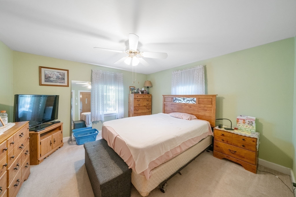17 Roswell St