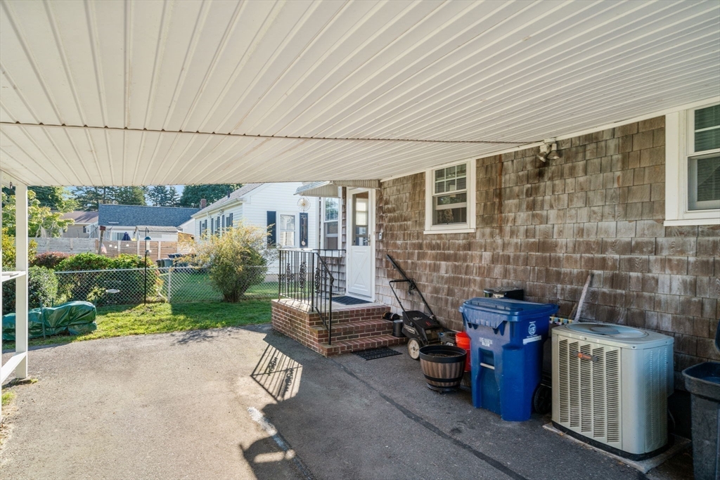 17 Roswell St