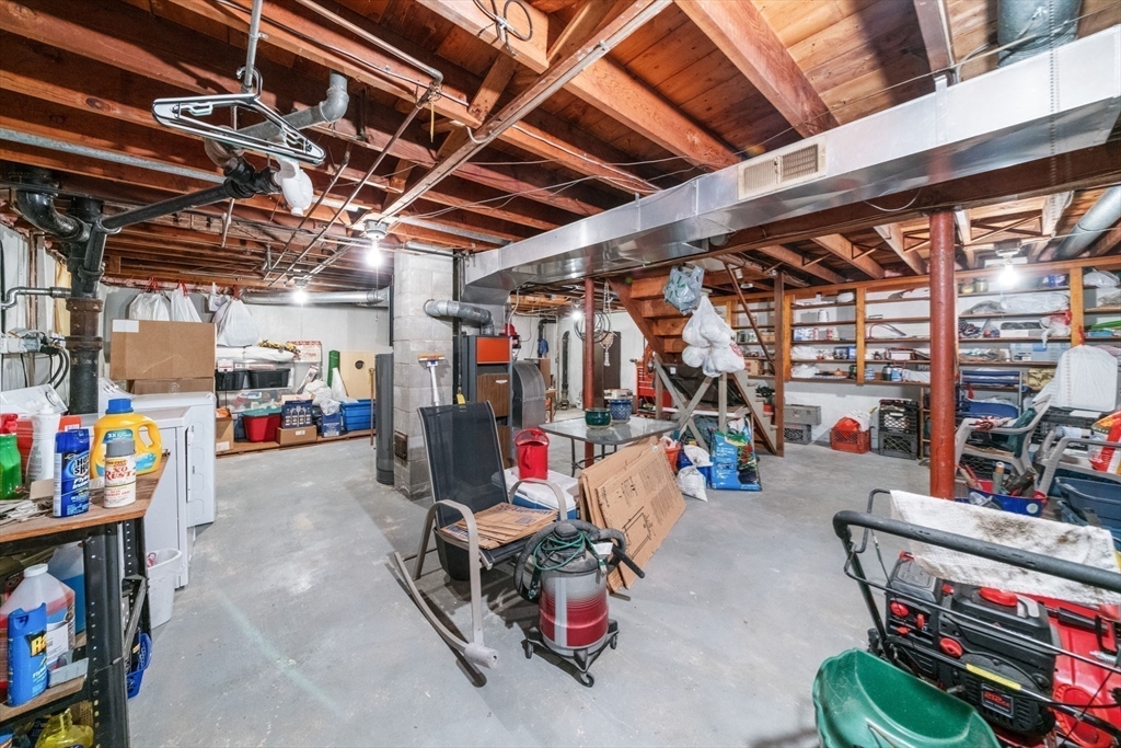 17 Roswell St
