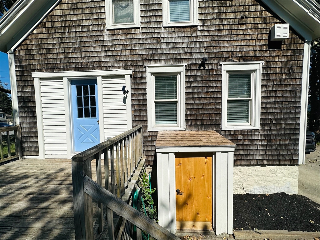 110 Topham St