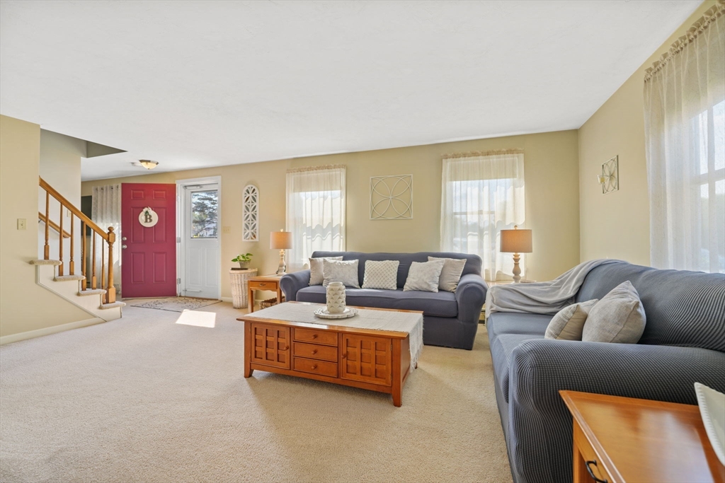 130 Pheasant Ln