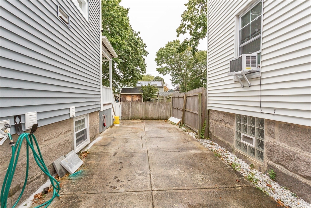 28 James St