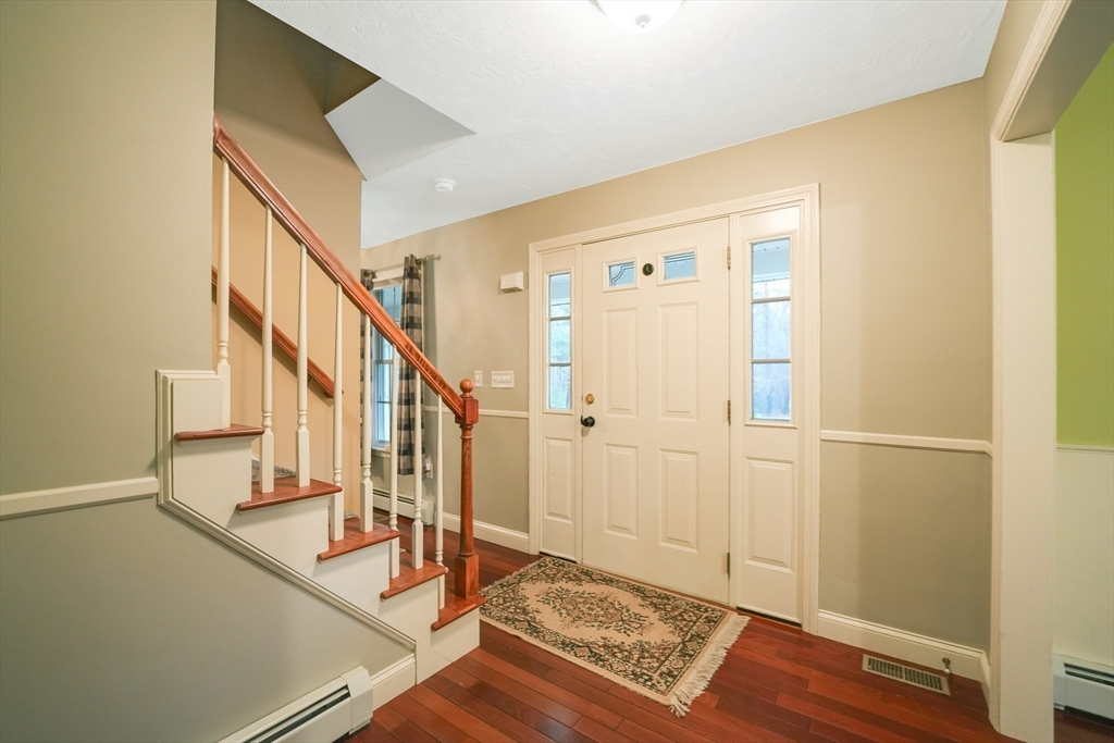 34 Mayflower Ln