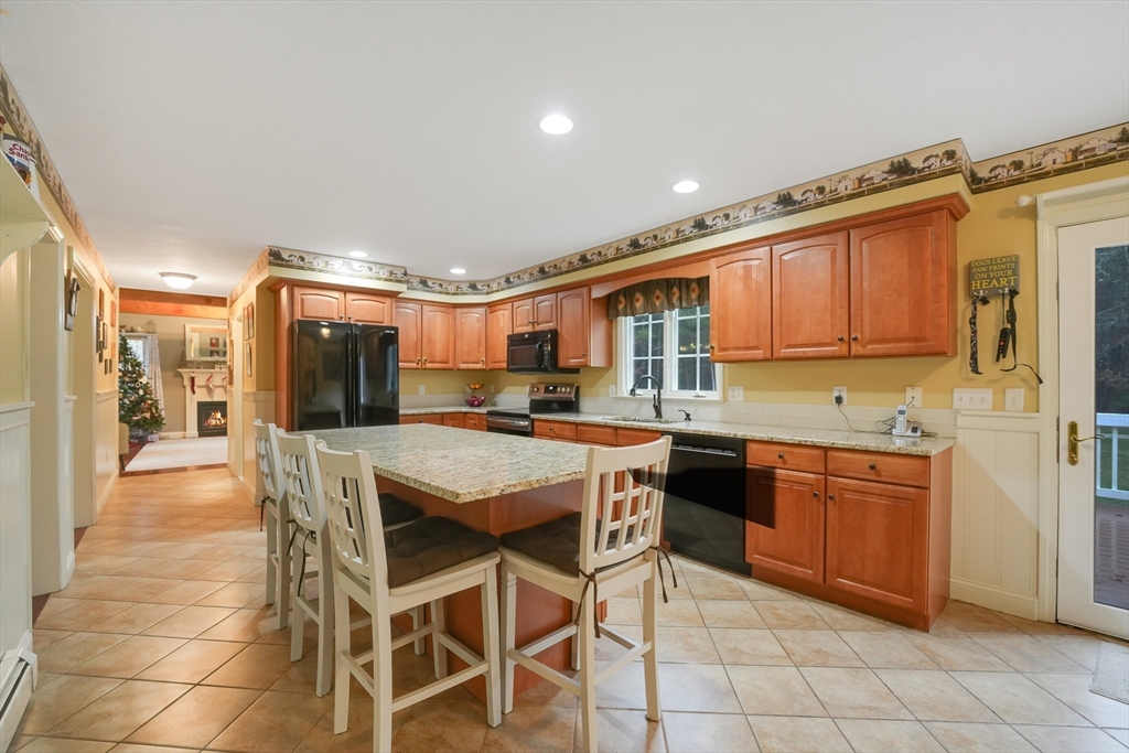 34 Mayflower Ln