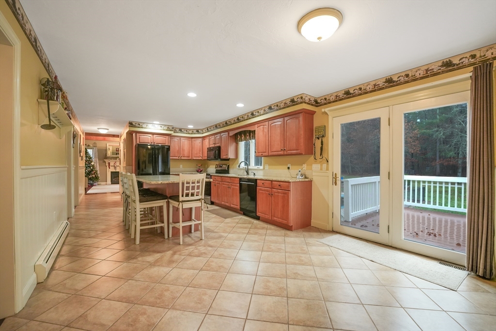34 Mayflower Ln