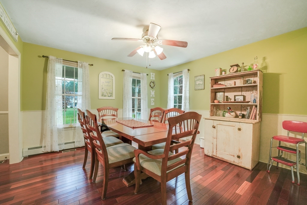 34 Mayflower Ln