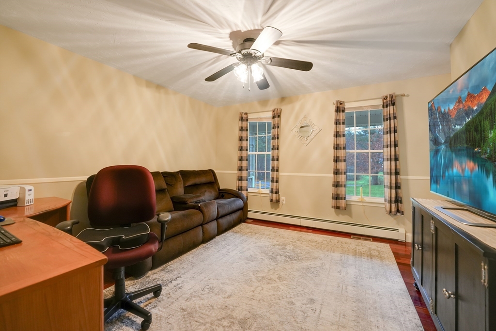 34 Mayflower Ln