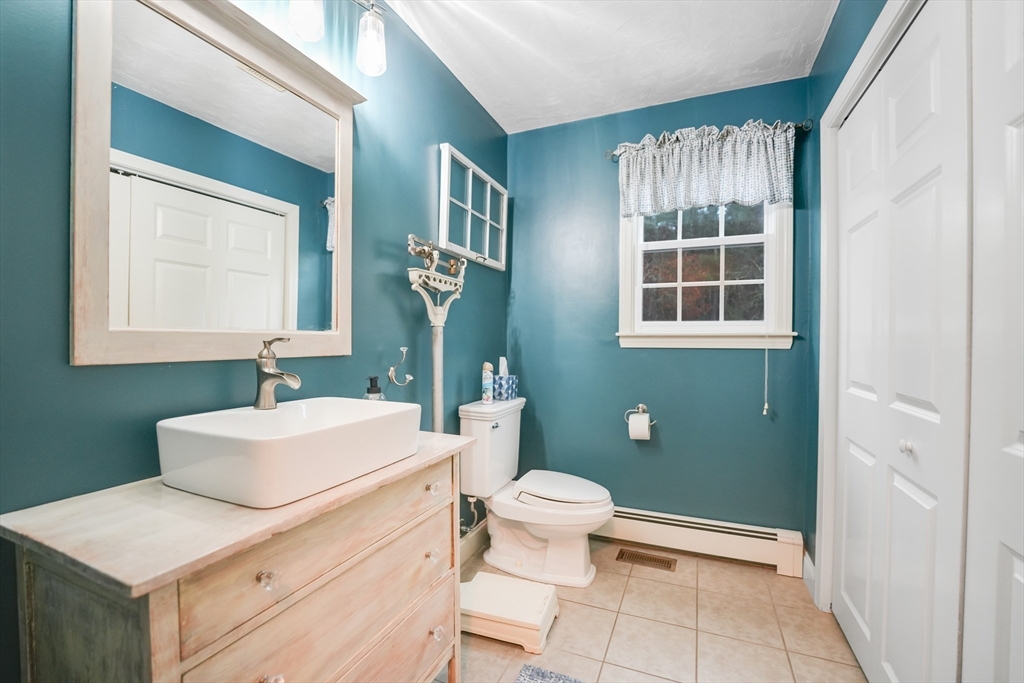 34 Mayflower Ln