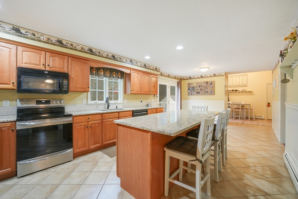 34 Mayflower Ln