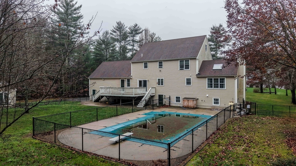 34 Mayflower Ln