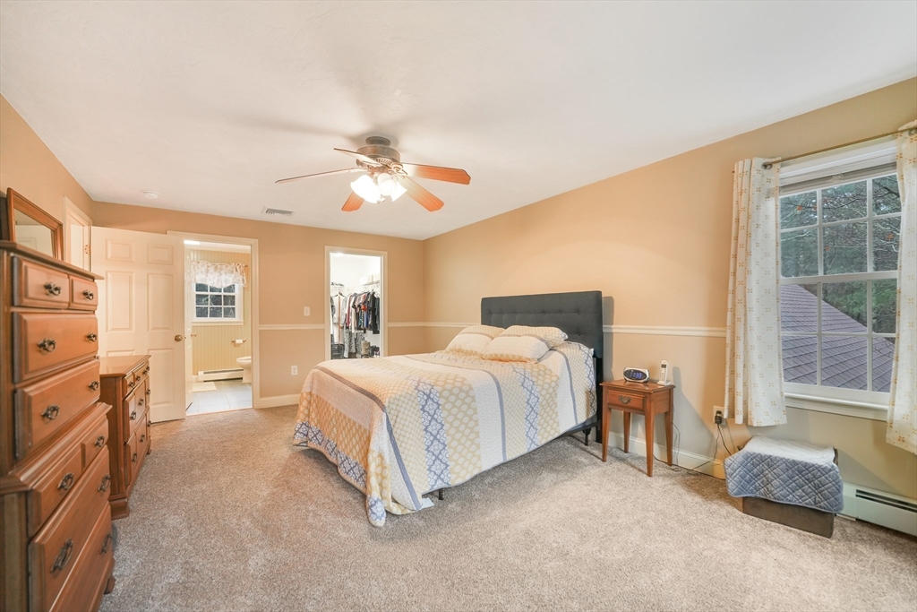 34 Mayflower Ln
