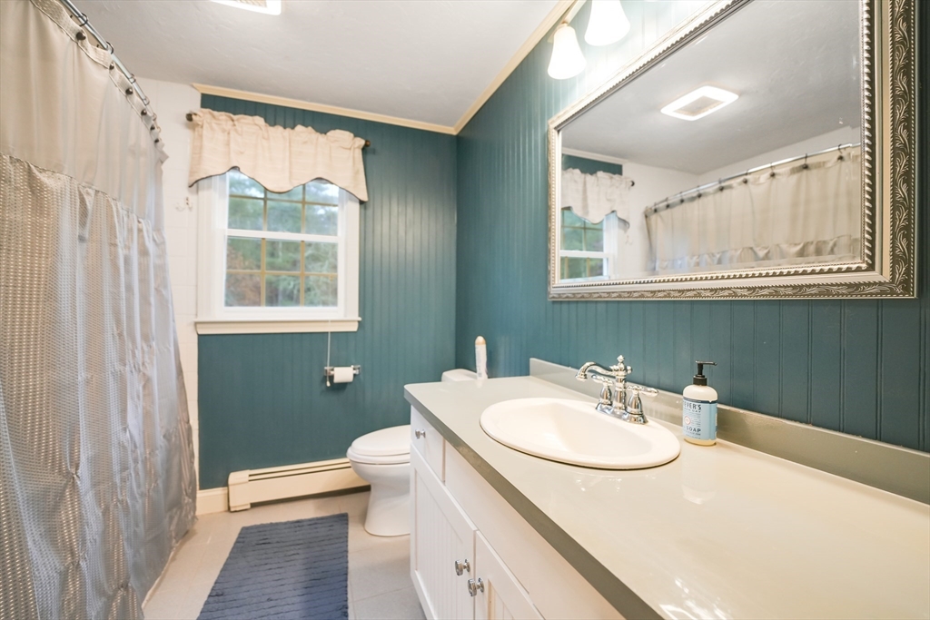 34 Mayflower Ln