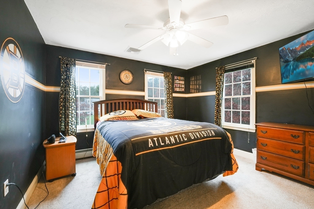 34 Mayflower Ln