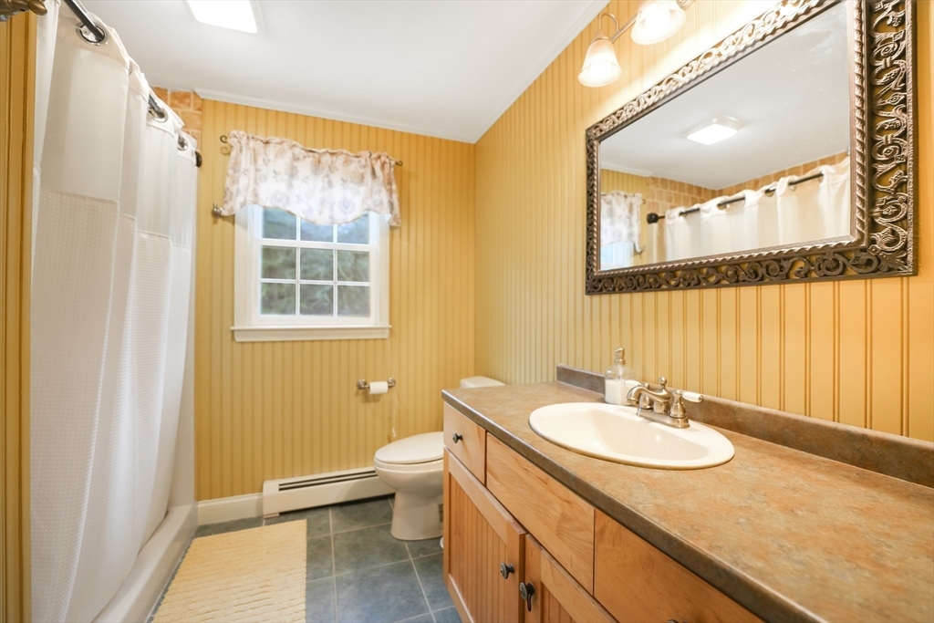 34 Mayflower Ln