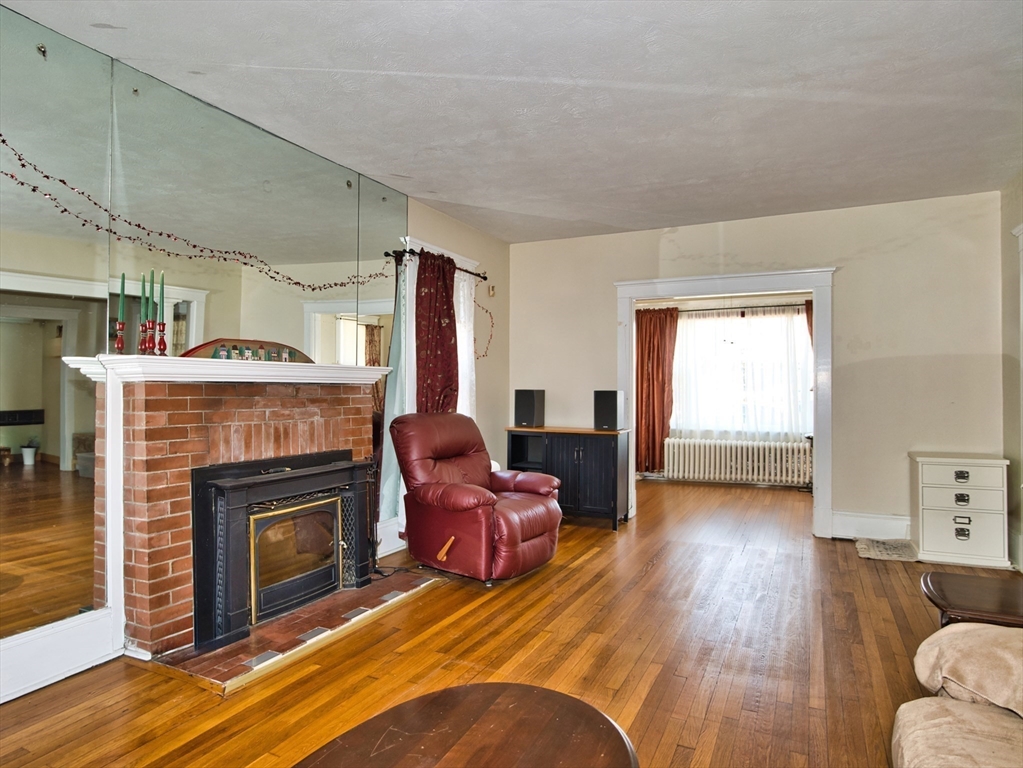 740 Rockdale Ave