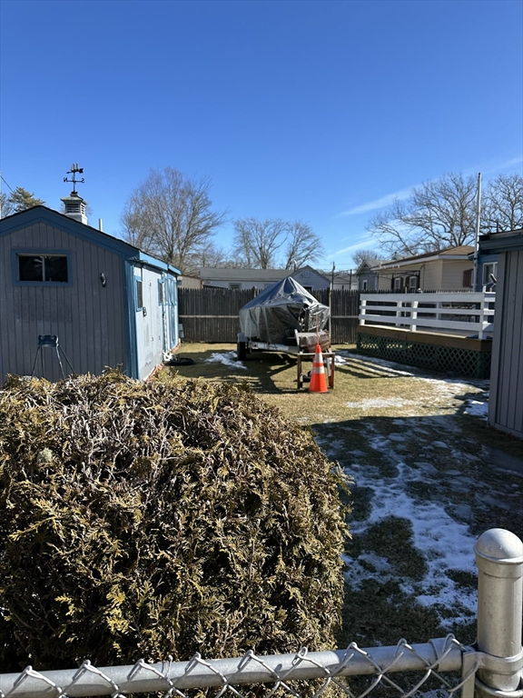 63 Lakeside Ave