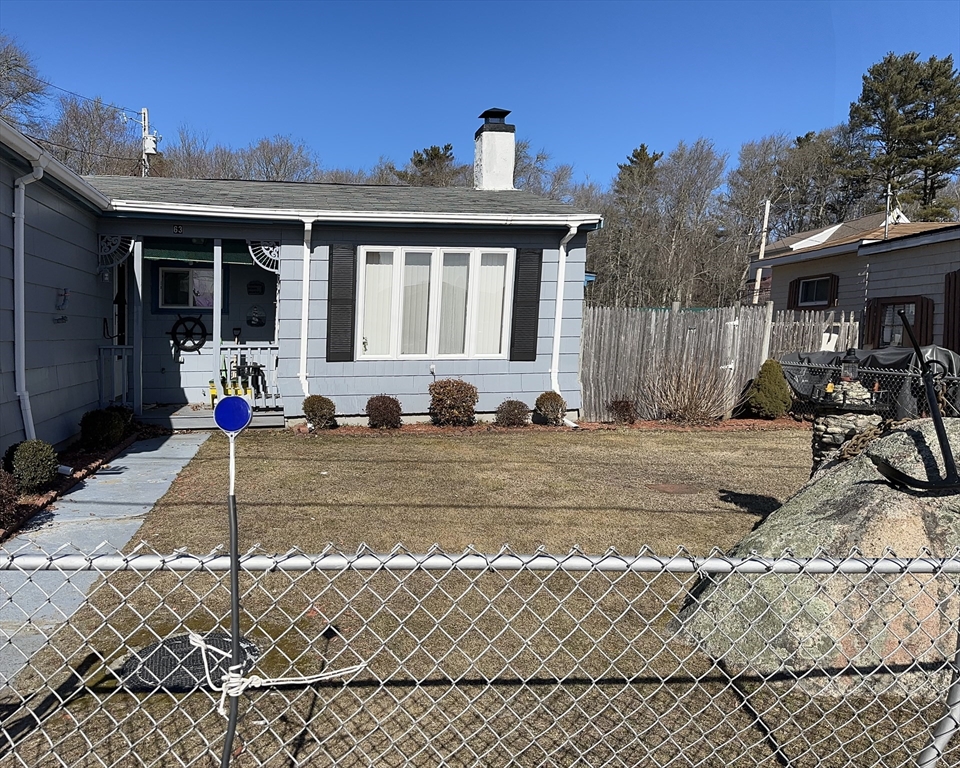 63 Lakeside Ave