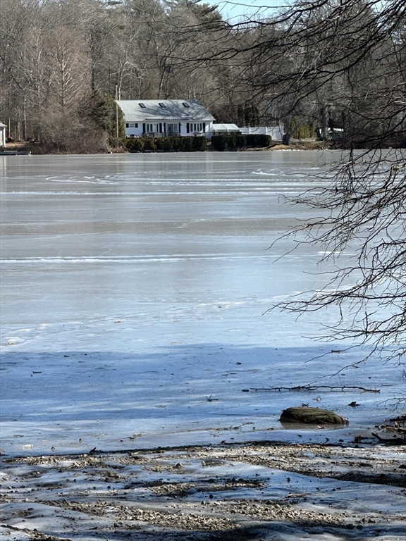 63 Lakeside Ave