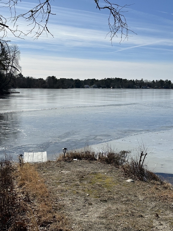 63 Lakeside Ave
