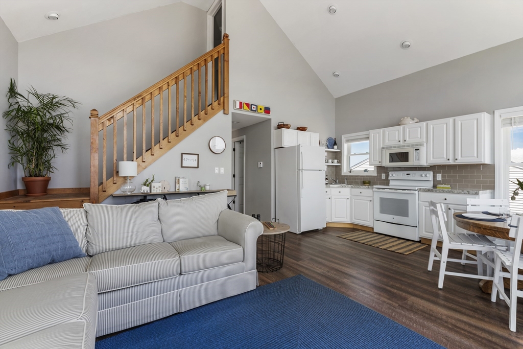 16 Howard Beach