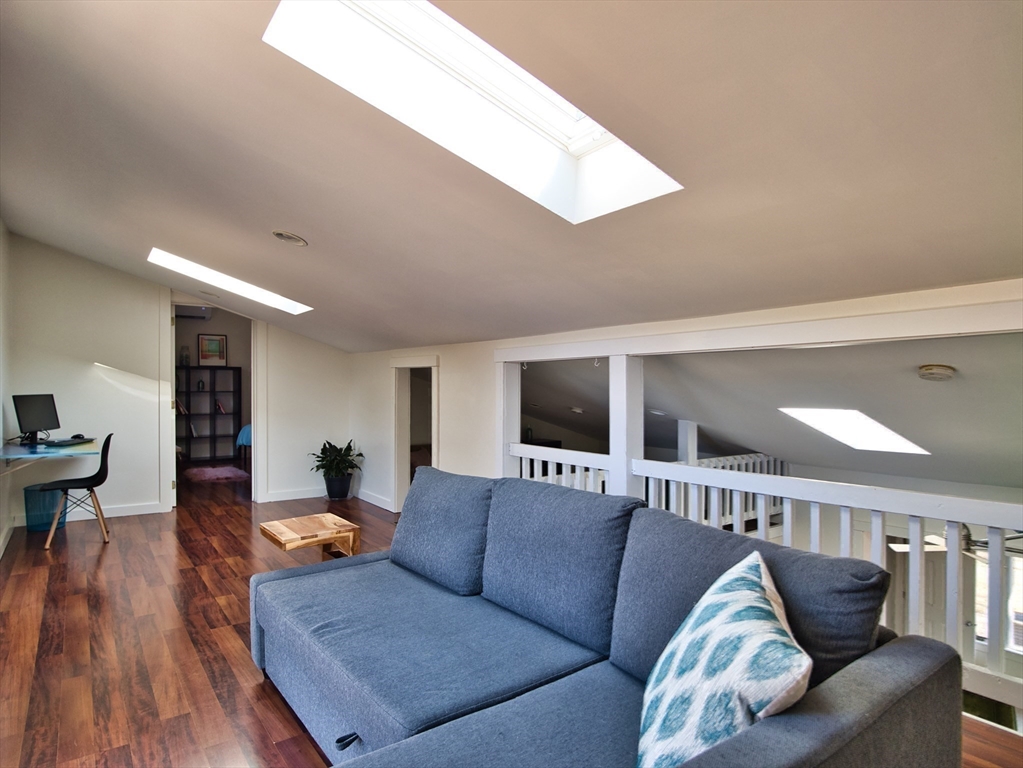 107 Dogwood St