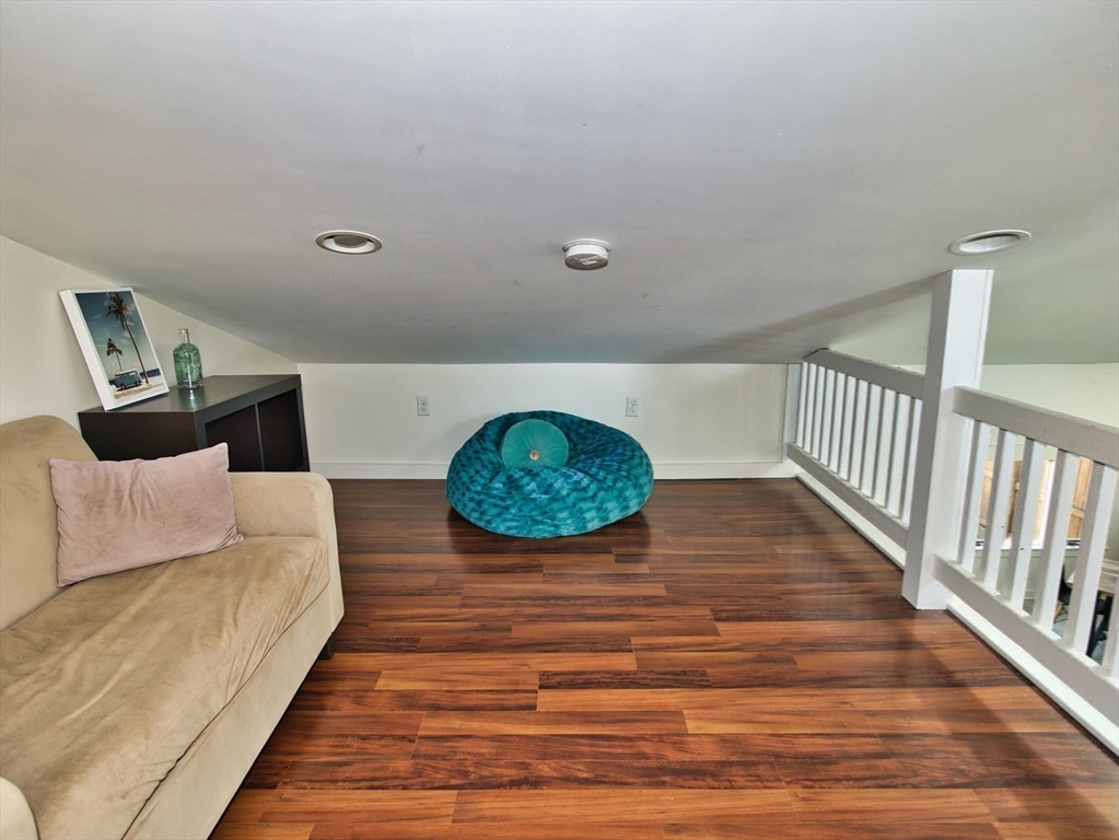 107 Dogwood St