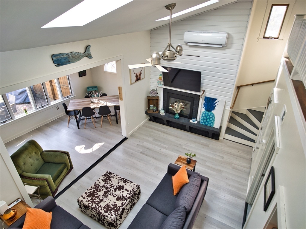 107 Dogwood St