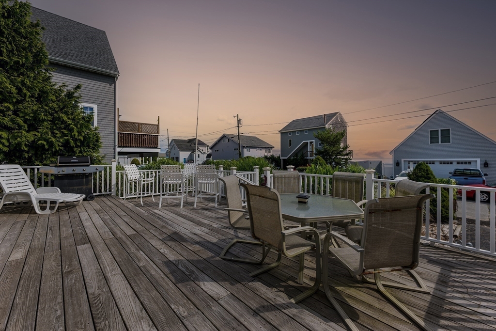 54 Bayview Ave