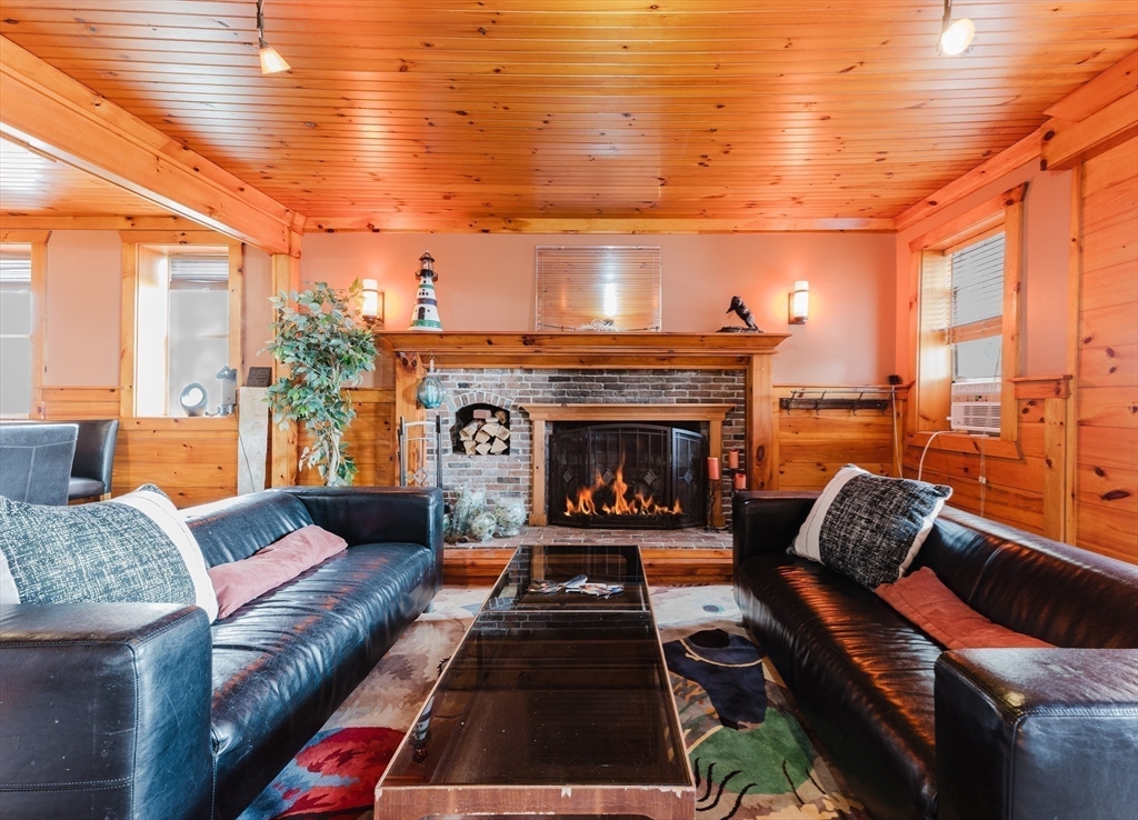 54 Bayview Ave